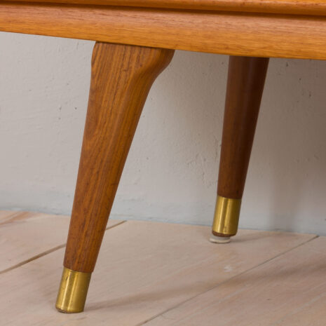 22468-Scandinavian-teak-long-sideboard-with-5-Arne-Vodder-style-drawers-Norway-1970s-12 Skandynawski długi kredens z drewna tekowego z szufladami w stylu Arne Voddera