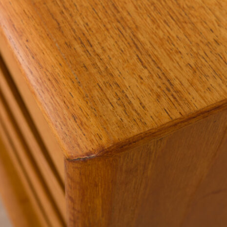 22468-Scandinavian-teak-long-sideboard-with-5-Arne-Vodder-style-drawers-Norway-1970s-19 Skandynawski długi kredens z drewna tekowego z szufladami w stylu Arne Voddera