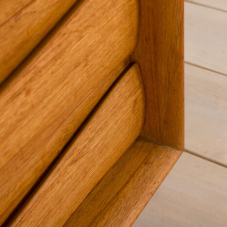 22468-Scandinavian-teak-long-sideboard-with-5-Arne-Vodder-style-drawers-Norway-1970s-20 Skandynawski długi kredens z drewna tekowego z szufladami w stylu Arne Voddera