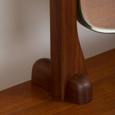 22479 Vintage skandynawska toaletka z drewna tekowego z regulowanym lustrem i 5 szufladami, Dania 1960s(6) 22479 Vintage skandynawska toaletka z drewna tekowego z regulowanym lustrem i 5 szufladami, Dania 1960s(6)