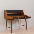 22484 Bureau vintage scandinave en teck avec 3 tiroirs verrouillables et détails en noir mat, 1970-5