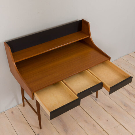 22484 Bureau vintage scandinave en teck avec 3 tiroirs verrouillables et détails en noir mat, 1970-6 22484 Bureau vintage scandinave en teck avec 3 tiroirs verrouillables et détails en noir mat, 1970-6