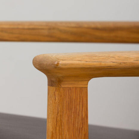 22182 Hans wegner fotel wypoczynkowy z dębu i skóry anilinowej -10 22182 Hans wegner fotel wypoczynkowy z dębu i skóry anilinowej -10