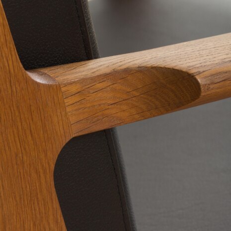 22182 Hans wegner fotel wypoczynkowy z dębu i skóry anilinowej -13 22182 Hans wegner fotel wypoczynkowy z dębu i skóry anilinowej -13