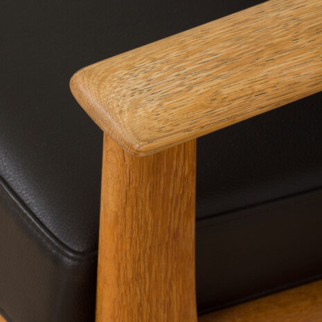 22182 Hans wegner fotel wypoczynkowy z dębu i skóry anilinowej -17 22182 Hans wegner fotel wypoczynkowy z dębu i skóry anilinowej -17