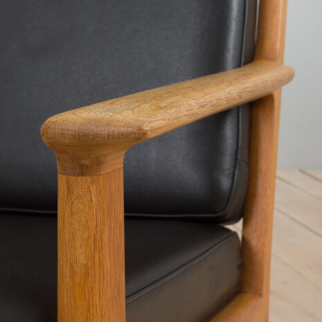 22182 Hans wegner fotel wypoczynkowy z dębu i skóry anilinowej -8 22182 Hans wegner fotel wypoczynkowy z dębu i skóry anilinowej -8