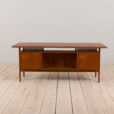 22418 oraz 22493 Kai Kristiansen. Desk in teak. Model FM 60-11