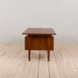 22418 oraz 22493 Kai Kristiansen. Desk in teak. Model FM 60-7