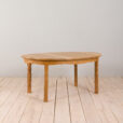 22459.1 Owalny dębowy stół jadalniany Vintage projektu H. Kjaernulf, 2 wysuwane skrzydła, lata 1960-2