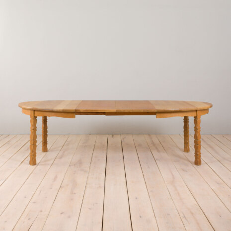 22459.1 Owalny dębowy stół do jadalni w stylu vintage projektu H. Kjaernulf, 2 wysuwane skrzydła, lata 60. 22459.1 Owalny dębowy stół do jadalni w stylu vintage projektu H. Kjaernulf, 2 wysuwane skrzydła, lata 60.