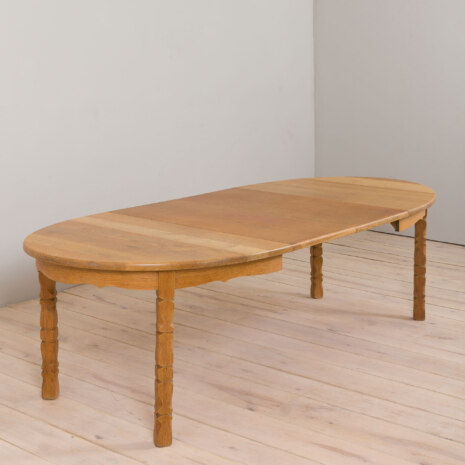 22459.1 Owalny dębowy stół do jadalni w stylu vintage projektu H. Kjaernulf, 2 wysuwane skrzydła, lata 60. 22459.1 Owalny dębowy stół do jadalni w stylu vintage projektu H. Kjaernulf, 2 wysuwane skrzydła, lata 60.
