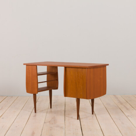 22481 Skandynawskie biurko z drewna tekowego z bocznym schowkiem i 3 szufladami, Norwegia, lata 1960-20 22481 Skandynawskie biurko z drewna tekowego z bocznym schowkiem i 3 szufladami, Norwegia, lata 1960-20