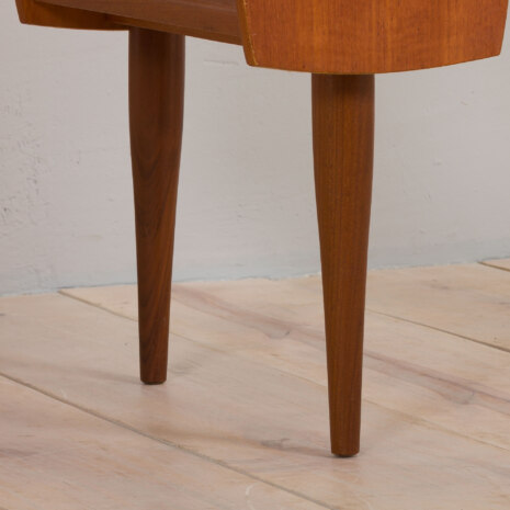 22481 Skandynawskie biurko z drewna tekowego z bocznym schowkiem i 3 szufladami, Norwegia, lata 1960-33 22481 Skandynawskie biurko z drewna tekowego z bocznym schowkiem i 3 szufladami, Norwegia, lata 1960-33