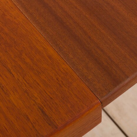 22489 Kai Kristiansen Duński okrągły stół z drewna tekowego, lata 1960-5 22489 Kai Kristiansen Duński okrągły stół z drewna tekowego, lata 1960-5