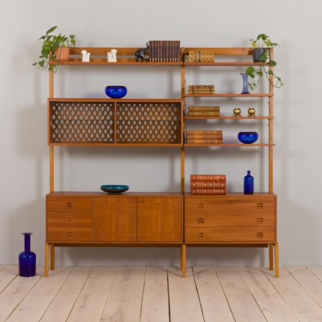 23006 Vintage Scandinavian modular bookcase with shelving in teak w. a glass cabinet and a dresser, Norway, 1960s-1 23006 Vintage Scandinavian modular bookcase with shelving in teak w. a glass cabinet and a dresser, Norway, 1960s-1