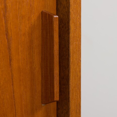 23007 Modular Danish vintage teak bookshelf wall unit in teak with 3 cabinets and 3 shelves,1950-60s-17 23007 Modular Danish vintage teak bookshelf wall unit in teak with 3 cabinets and 3 shelves,1950-60s-17