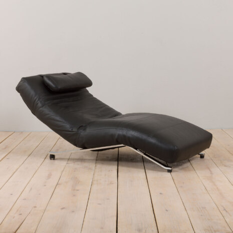 22466 Jens Juul Eilersen. Daybed on chromed steel frame 6295300-11 22466 Jens Juul Eilersen. Daybed on chromed steel frame 6295300-11