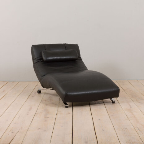 22466 Jens Juul Eilersen. Daybed on chromed steel frame 6295300-14 22466 Jens Juul Eilersen. Daybed on chromed steel frame 6295300-14