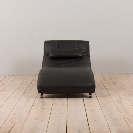 22466 Jens Juul Eilersen. Daybed on chromed steel frame 6295300-15 22466 Jens Juul Eilersen. Daybed on chromed steel frame 6295300-15