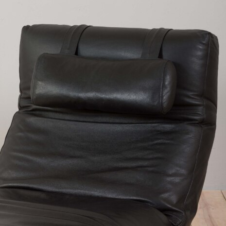 22466 Jens Juul Eilersen. Daybed on chromed steel frame 6295300-32 22466 Jens Juul Eilersen. Daybed on chromed steel frame 6295300-32