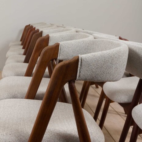 23012 Set of 14 mid-century Danish teak dining chairs by Th. Harlev for FARSTRUP MØBLER in blue wool,1950s-8 23012 Set of 14 mid-century Danish teak dining chairs by Th. Harlev for FARSTRUP MØBLER in blue wool,1950s-8