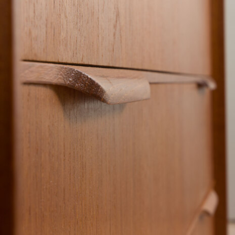 23051 Danish vintage dresser in teak w. 6 drawers on lightly sculpted base, 1960s-8 23051 Danish vintage dresser in teak w. 6 drawers on lightly sculpted base, 1960s-8