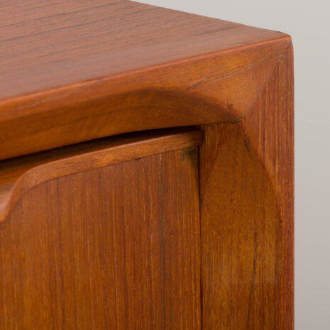 23051 Danish vintage dresser in teak w. 6 drawers on lightly sculpted base, 1960s-9 23051 Danish vintage dresser in teak w. 6 drawers on lightly sculpted base, 1960s-9