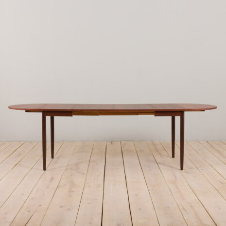 23061 Duński rozkładany stół z drewna różanego w stylu Arne Voddera, lata 1960-4 23061 Duński rozkładany stół z drewna różanego w stylu Arne Voddera, lata 1960-4