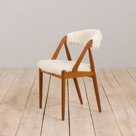 23073 kai kristiansen chair with white whool-3 23073 kai kristiansen chair with white whool-3