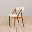 23073 kai kristiansen chair with white whool-3