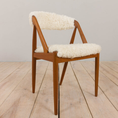 23073 kai kristiansen chair with white whool-7 23073 kai kristiansen chair with white whool-7