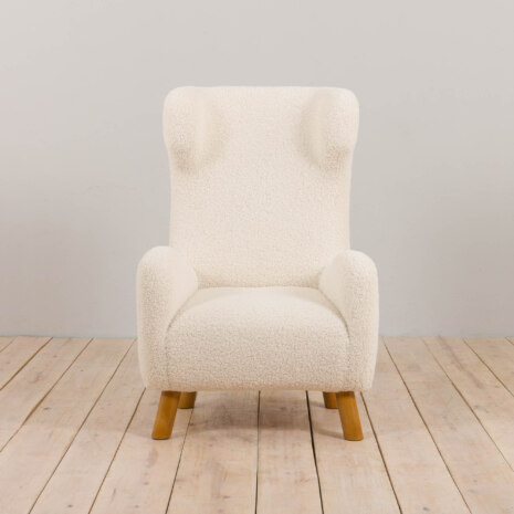 23074 Extra großer Sessel im Flemming-Lassen-Stil aus Bouclestoff und Eiche. Dänemark 1960er-1 23074 Extra großer Sessel im Flemming-Lassen-Stil aus Bouclestoff und Eiche. Dänemark 1960er-1