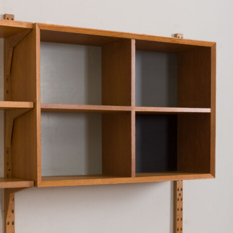 23010 Poul Cadovius Royal wall unit in oak with a dresser, 2 cabinets and expository shelf, Cado Denmark 1960s-14 23010 Poul Cadovius Royal wall unit in oak with a dresser, 2 cabinets and expository shelf, Cado Denmark 1960s-14