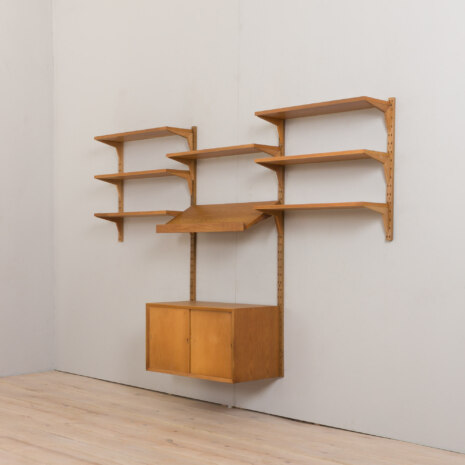 23011 Poul Cadovius threebay shelving system of oak cado wall unit 6263260-3 23011 Poul Cadovius threebay shelving system of oak cado wall unit 6263260-3