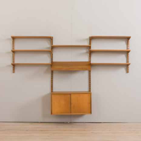 23011 Poul Cadovius threebay shelving system of oak cado wall unit 6263260-8 23011 Poul Cadovius threebay shelving system of oak cado wall unit 6263260-8