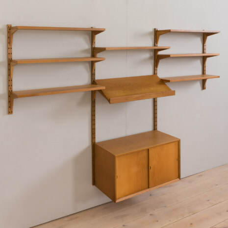 23011 Poul Cadovius threebay shelving system of oak cado wall unit 6263260-9 23011 Poul Cadovius threebay shelving system of oak cado wall unit 6263260-9