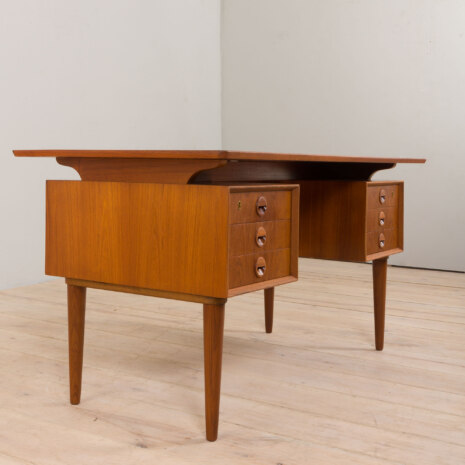 23070 kai kristiansen style- Desk-17 23070 kai kristiansen style- Desk-17