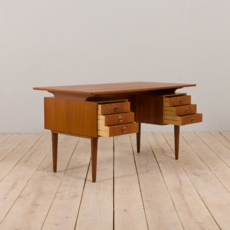 23070 kai kristiansen style- Desk-7 23070 kai kristiansen style- Desk-7