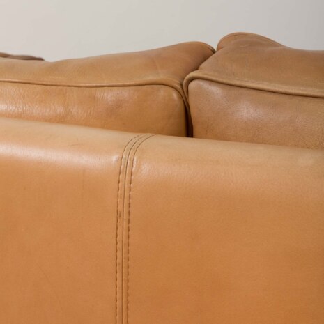 23075 Mogens Hansen vintage three seater sofa in tan aniline leather, Denmark 1970s-7 23075 Mogens Hansen vintage three seater sofa in tan aniline leather, Denmark 1970s-7