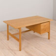 23086 Hans J. Wegner Freestanding desk in oak-16