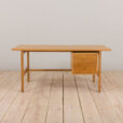 23086 Hans J. Wegner Freestanding desk in oak-5