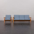 23017 Hans J. Wegner set of oak three-seater sofa and lounge chair for Getama reupholstered in Kvadrat fabric, Denmark 1950s-2