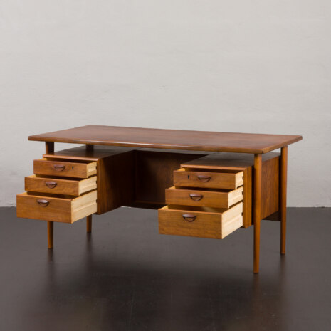 23134 6351147 Kai Kristiansen rare desk in walnut, for FM Mobler, Denmark 1960s-3 23134 6351147 Kai Kristiansen rare desk in walnut, for FM Mobler, Denmark 1960s-3