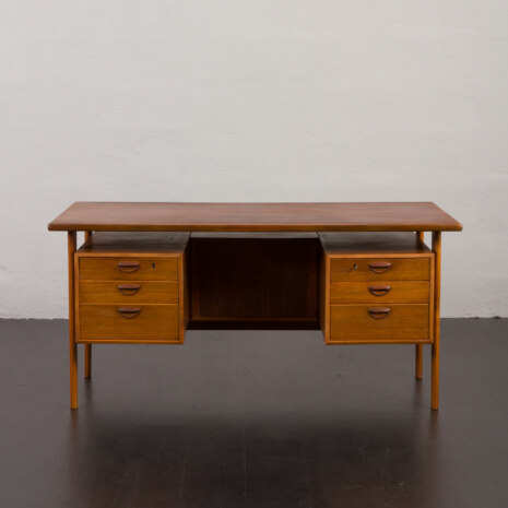 23134 6351147 Kai Kristiansen rare desk in walnut, for FM Mobler, Denmark 1960s-4 23134 6351147 Kai Kristiansen rare desk in walnut, for FM Mobler, Denmark 1960s-4