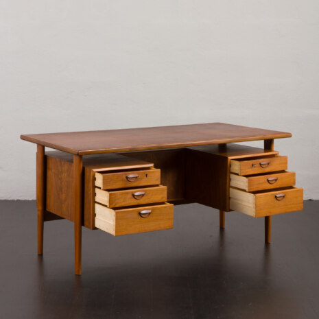 23134 6351147 Kai Kristiansen rare desk in walnut, for FM Mobler, Denmark 1960s-6 23134 6351147 Kai Kristiansen rare desk in walnut, for FM Mobler, Denmark 1960s-6