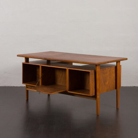 23134 6351147 Kai Kristiansen rare desk in walnut, for FM Mobler, Denmark 1960s-9 23134 6351147 Kai Kristiansen rare desk in walnut, for FM Mobler, Denmark 1960s-9
