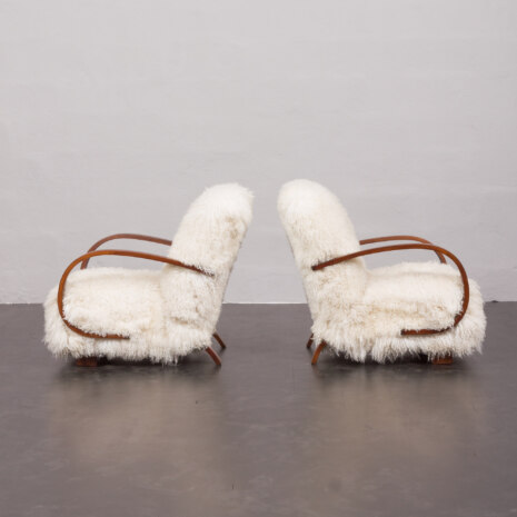23143 Pair of Jindirch Halabala lounge chairs in natural long hair sheepskin, Czechia, 1940s-4 23143 Pair of Jindirch Halabala lounge chairs in natural long hair sheepskin, Czechia, 1940s-4