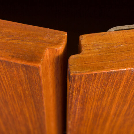 23199 Włoski regał dzielący pokój od podłogi do sufitu w stylu Franco Albini, lata 1960-20 23199 Włoski regał dzielący pokój od podłogi do sufitu w stylu Franco Albini, lata 1960-20