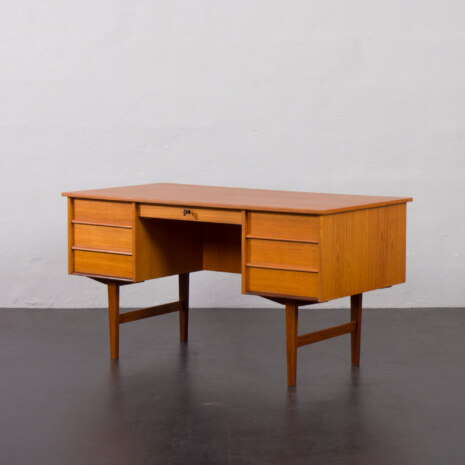 23125 Vintage Danish Teak Desk with 7 drawers-6 23125 Vintage Danish Teak Desk with 7 drawers-6
