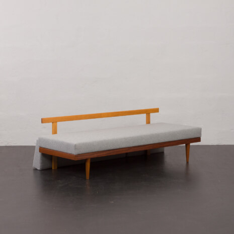 23126 Ekornes corner set daybed Svane with table 1-6 23126 Ekornes corner set daybed Svane with table 1-6